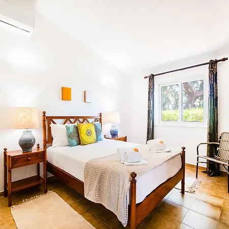 Вилла Villa In Algarve With Pool & Near Golden Beaches Армасан-де-Пера