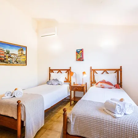 Villa In Algarve With Pool & Near Golden Beaches Армасан-де-Пера