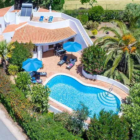 Villa In Algarve With Pool & Near Golden Beaches Villa Armação de Pêra