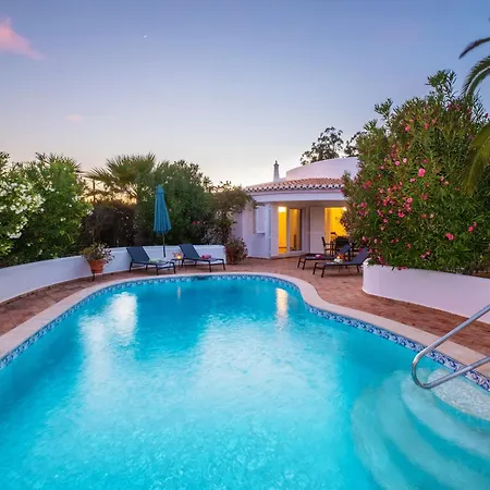 Villa In Algarve With Pool & Near Golden Beaches * Армасан-де-Пера