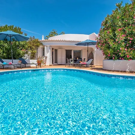 Villa In Algarve With Pool & Near Golden Beaches Вилла Армасан-де-Пера